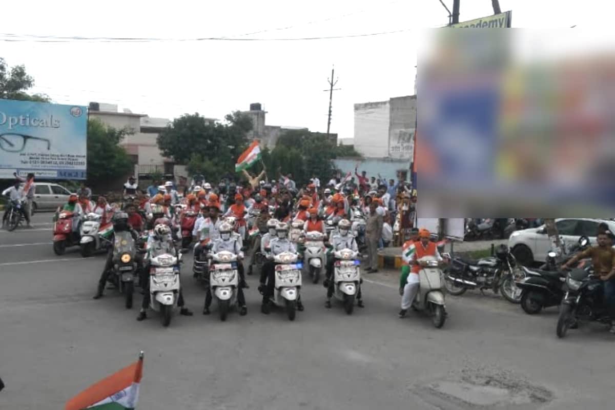 independence Day: Meerut people Participate in Amar ujala Maa tujhe pranam Tiranga Bike rally