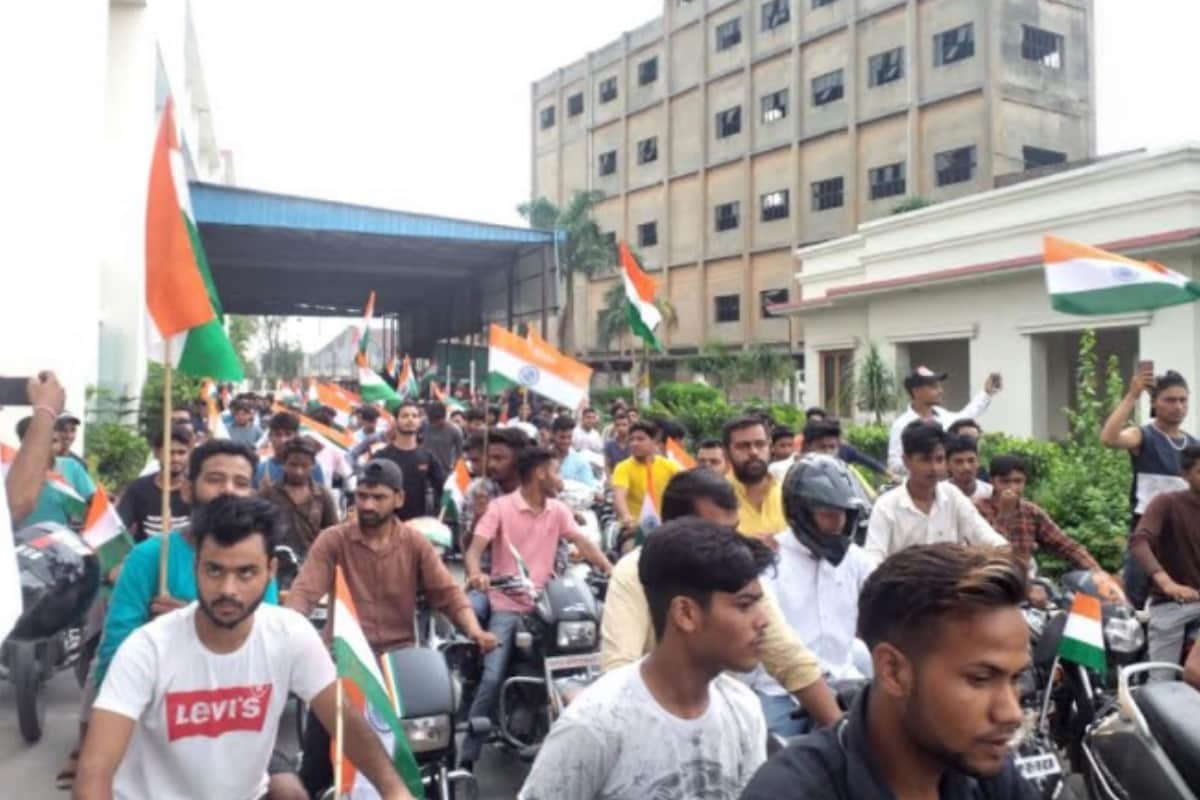 independence Day: Meerut people Participate in Amar ujala Maa tujhe pranam Tiranga Bike rally