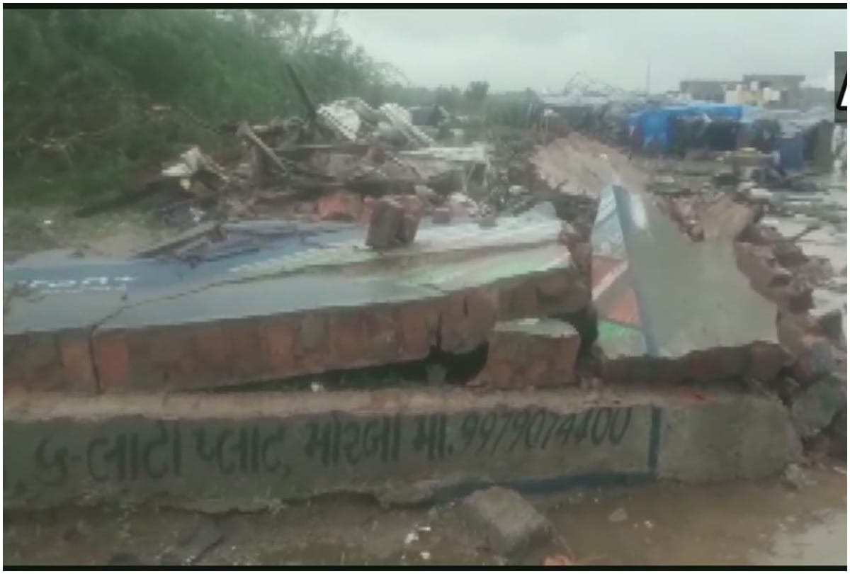 eight persons dead after a compound wall collapsed near Umiya Circle kandla Bypass in Morbi gujrat
