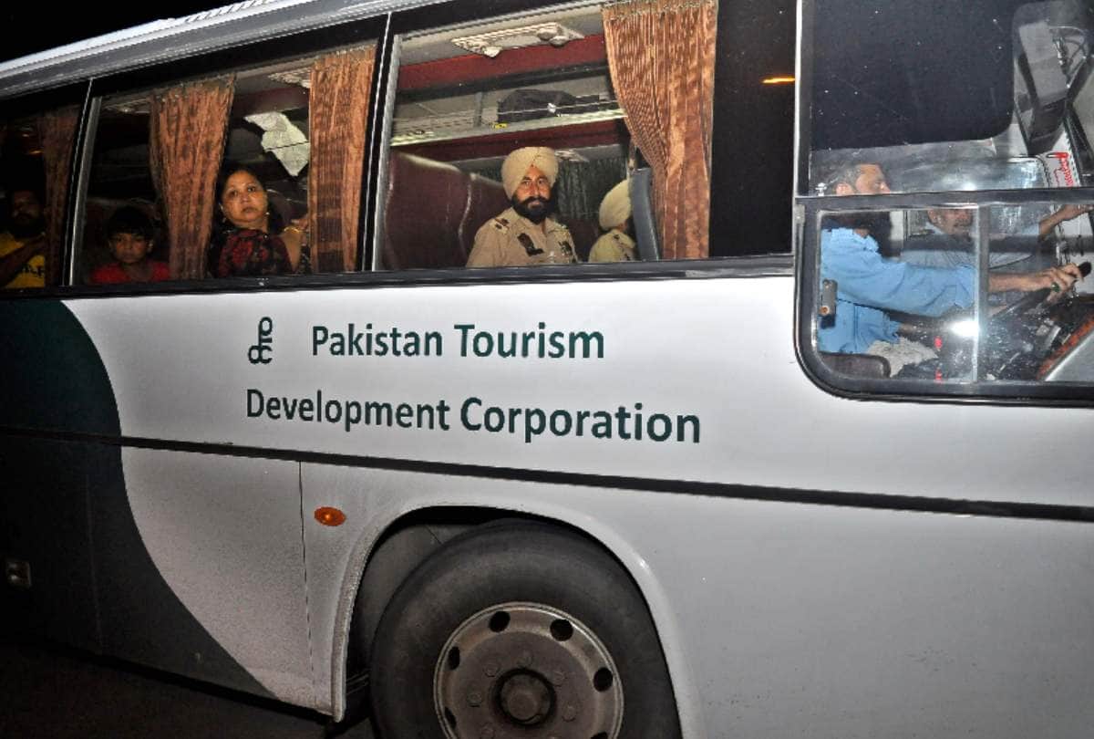 After Article 370 abrogation first time delhi lahore bus service normal 19 passengers reach delhi