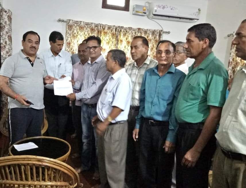 Forest corporation employees angry over pay cuts met forest minister, submitted memorandum