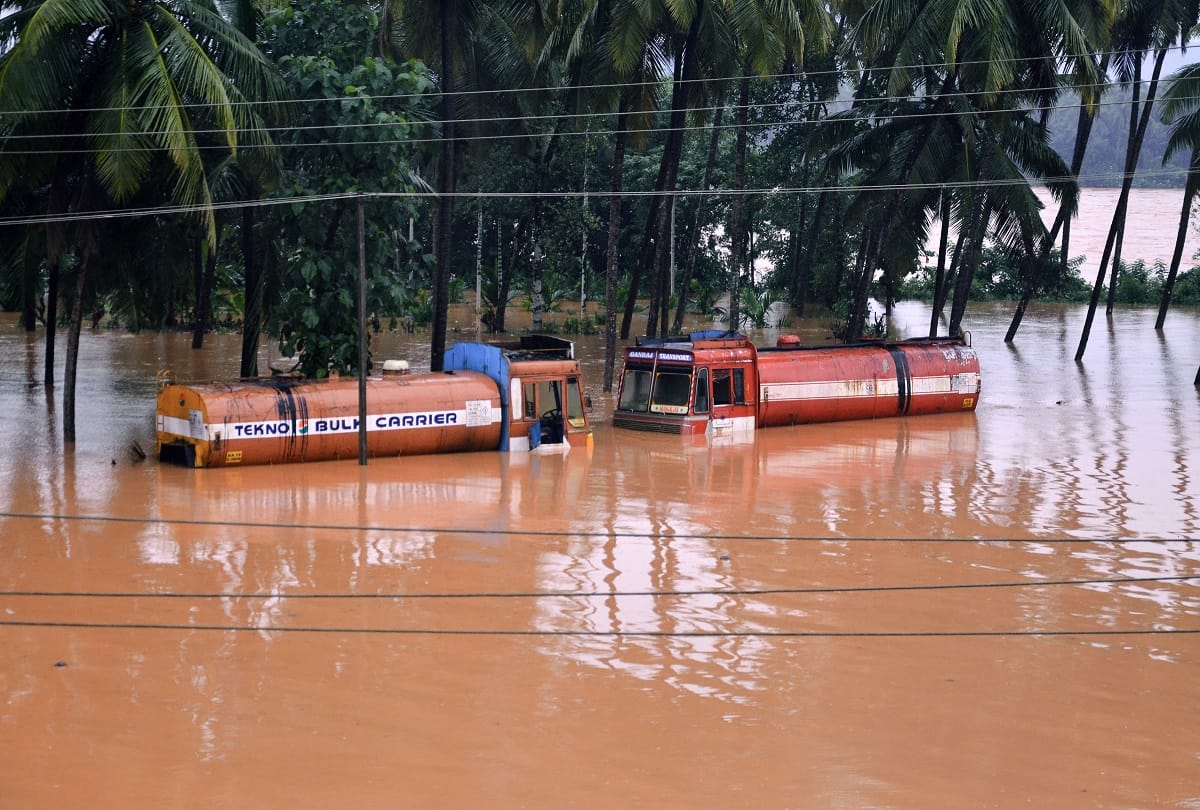 Flood situation worsens in Kerala, Karnataka, Maharashtra and Gujarat