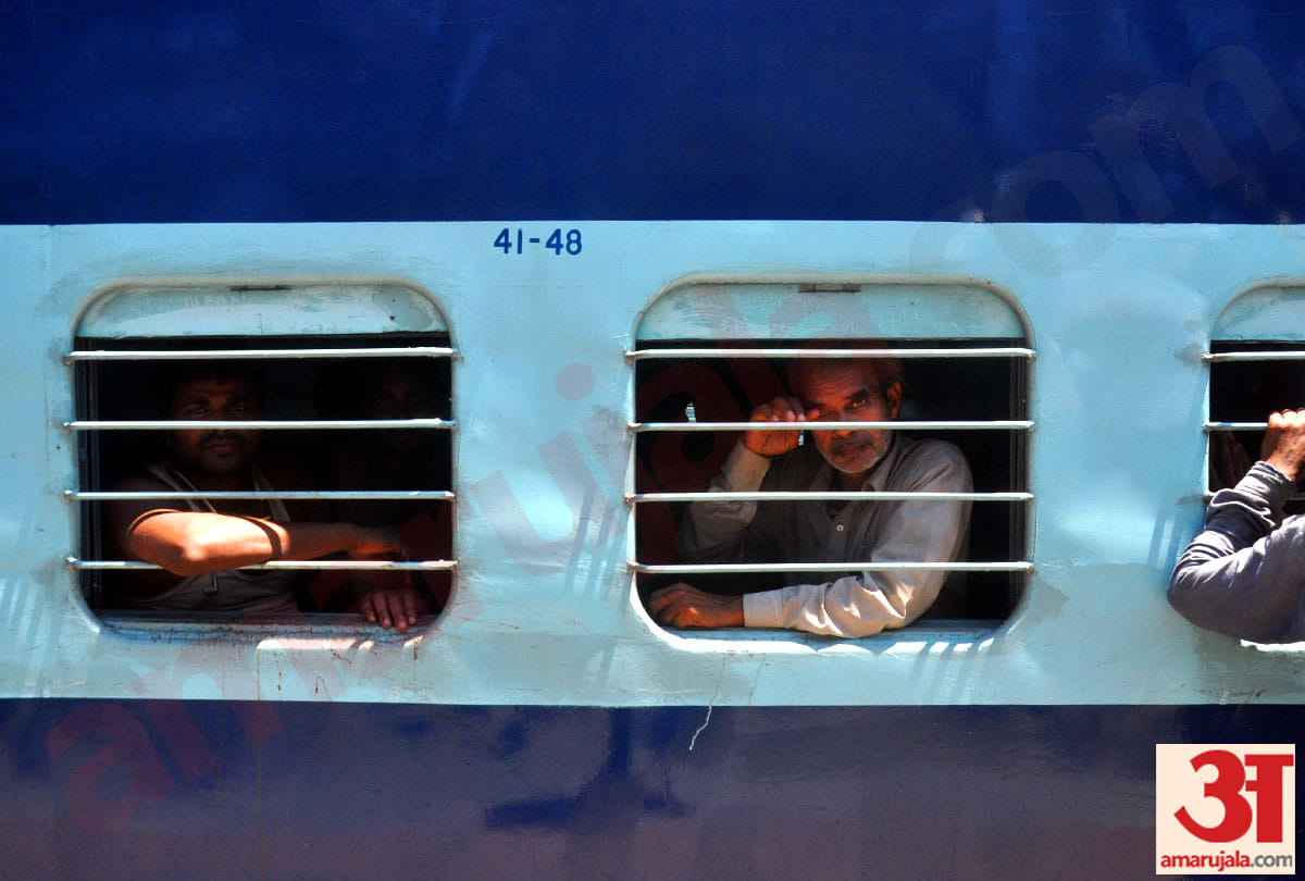 fice thousand people came from kashmir valley retired to their home from special train from jammu