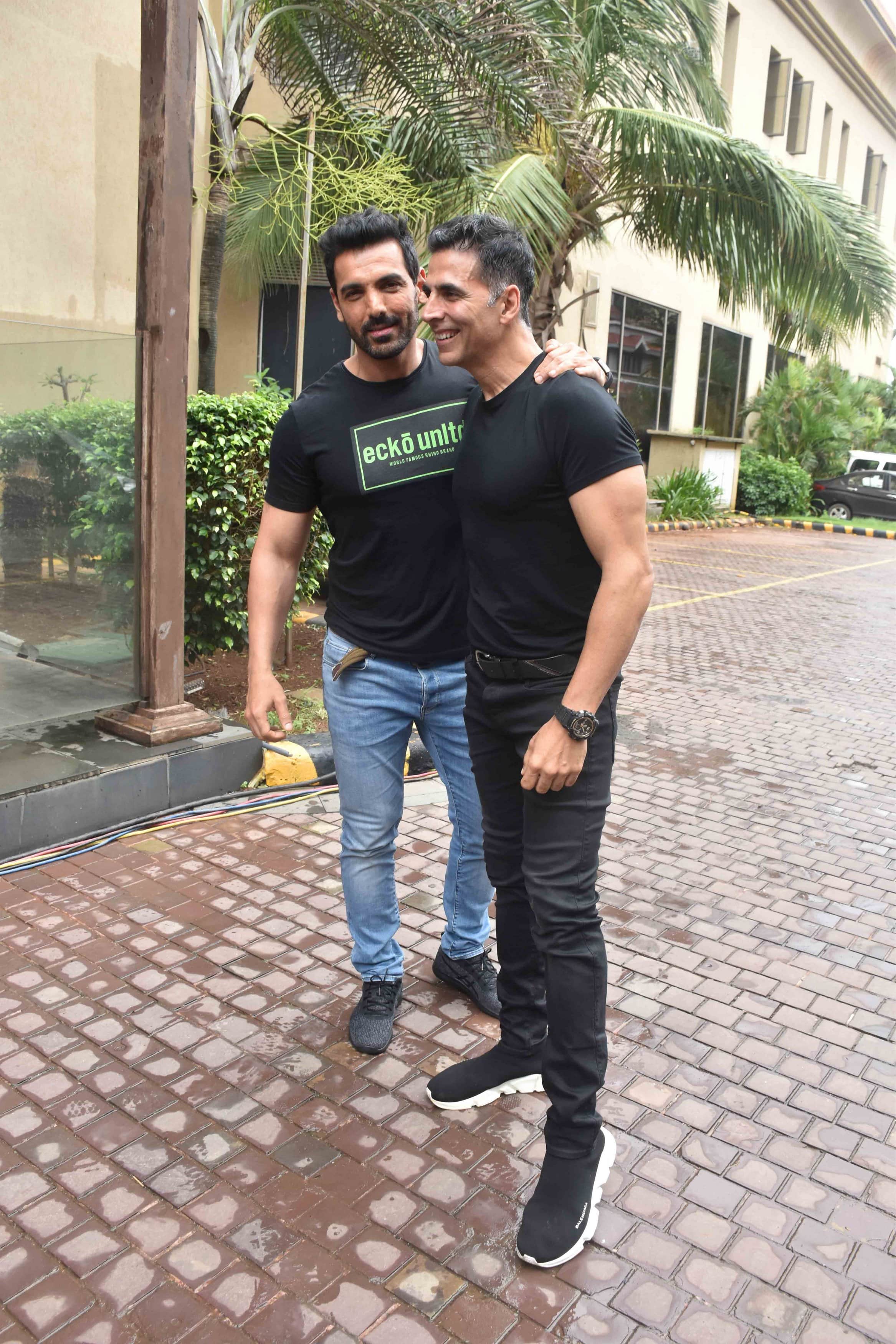 Satta bazar take on Akshay Kumar Mission Mangal and john abraham batla house