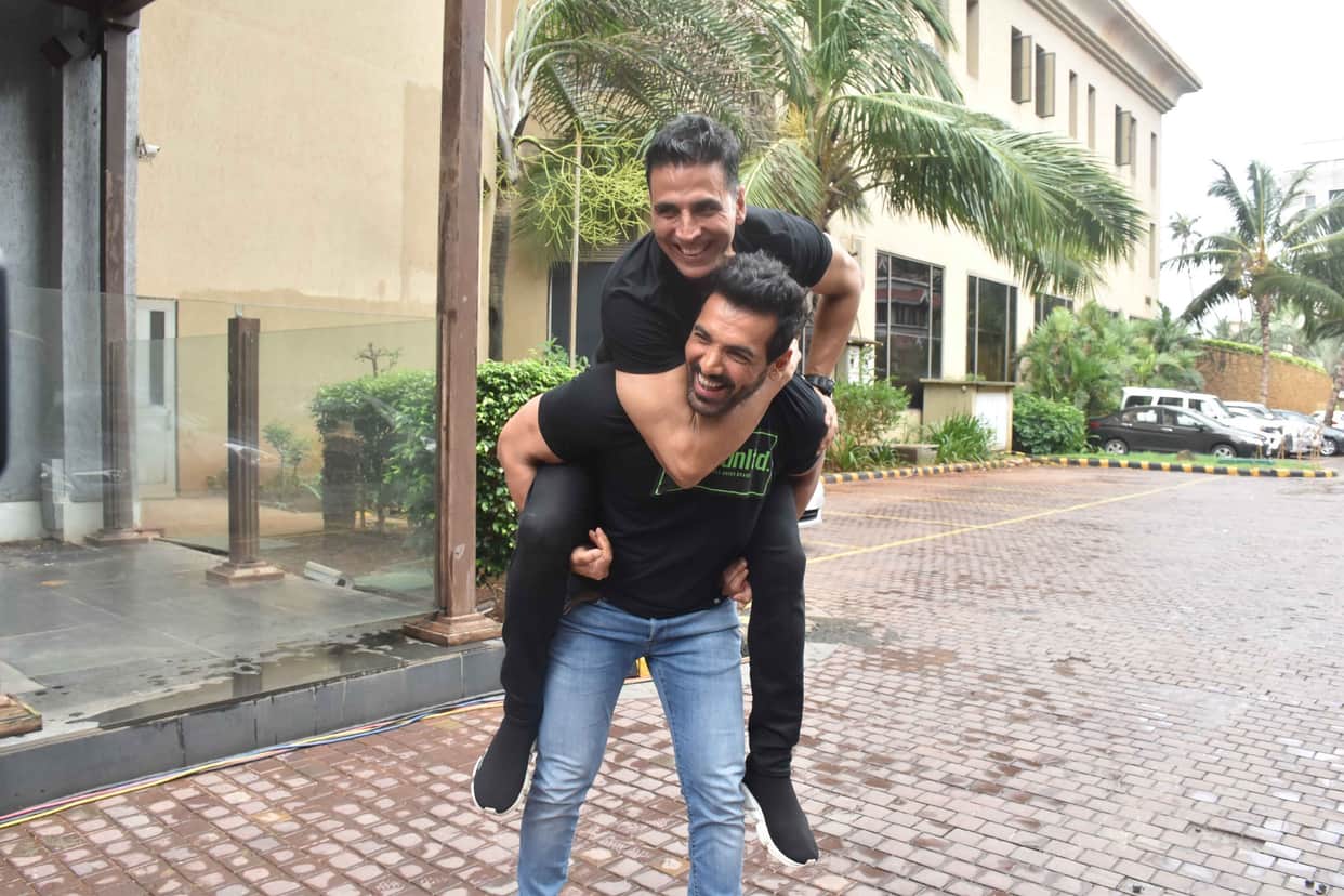 Satta bazar take on Akshay Kumar Mission Mangal and john abraham batla house