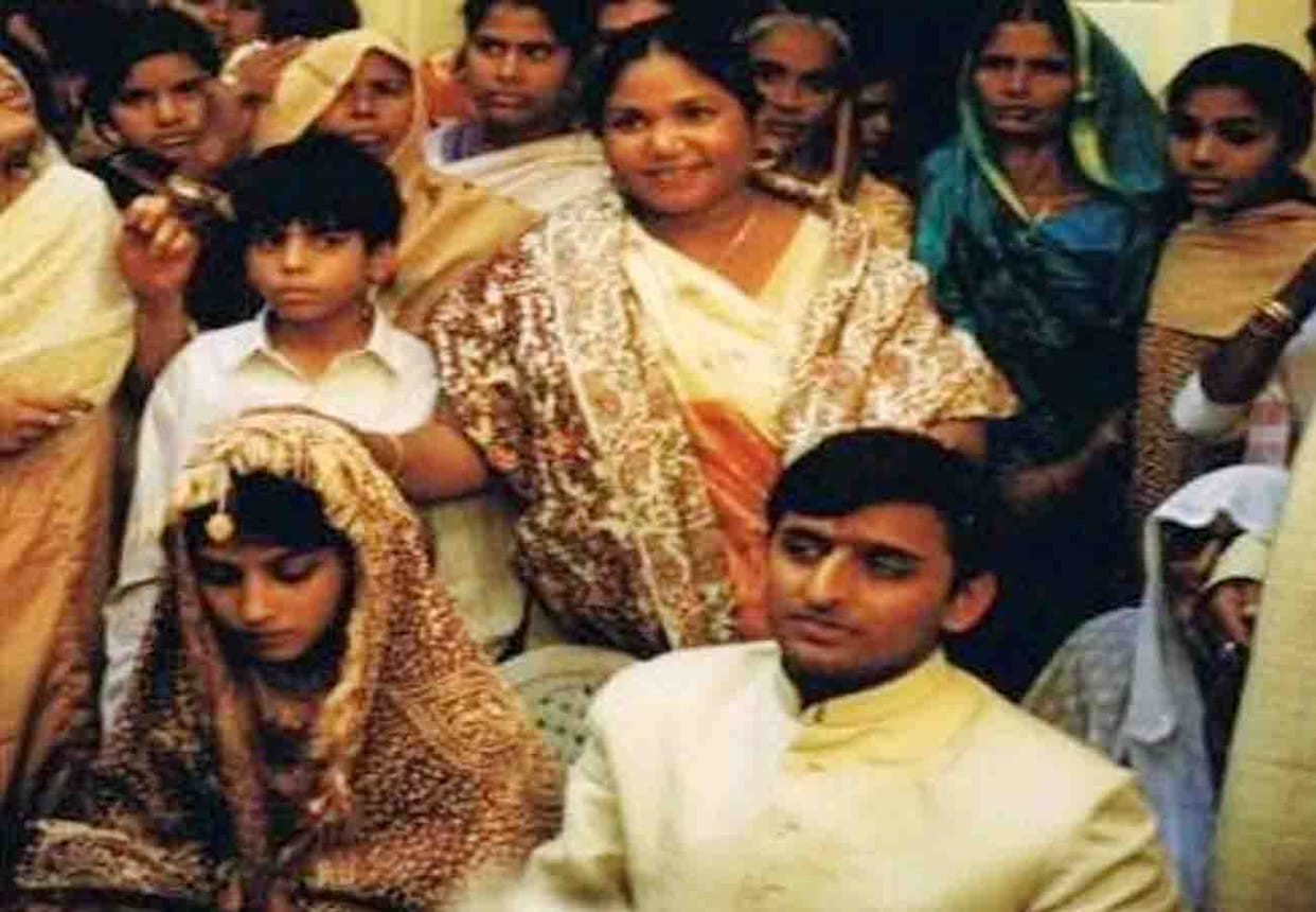 When Phoolan Devi reached Akhilesh Dimple marriage