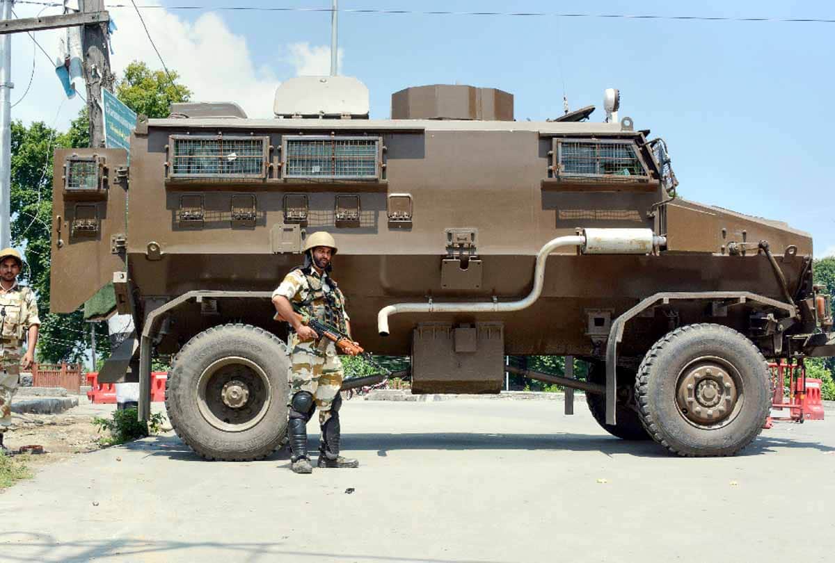 independence day celebration photos and videos of kashmir, article 370 revoked
