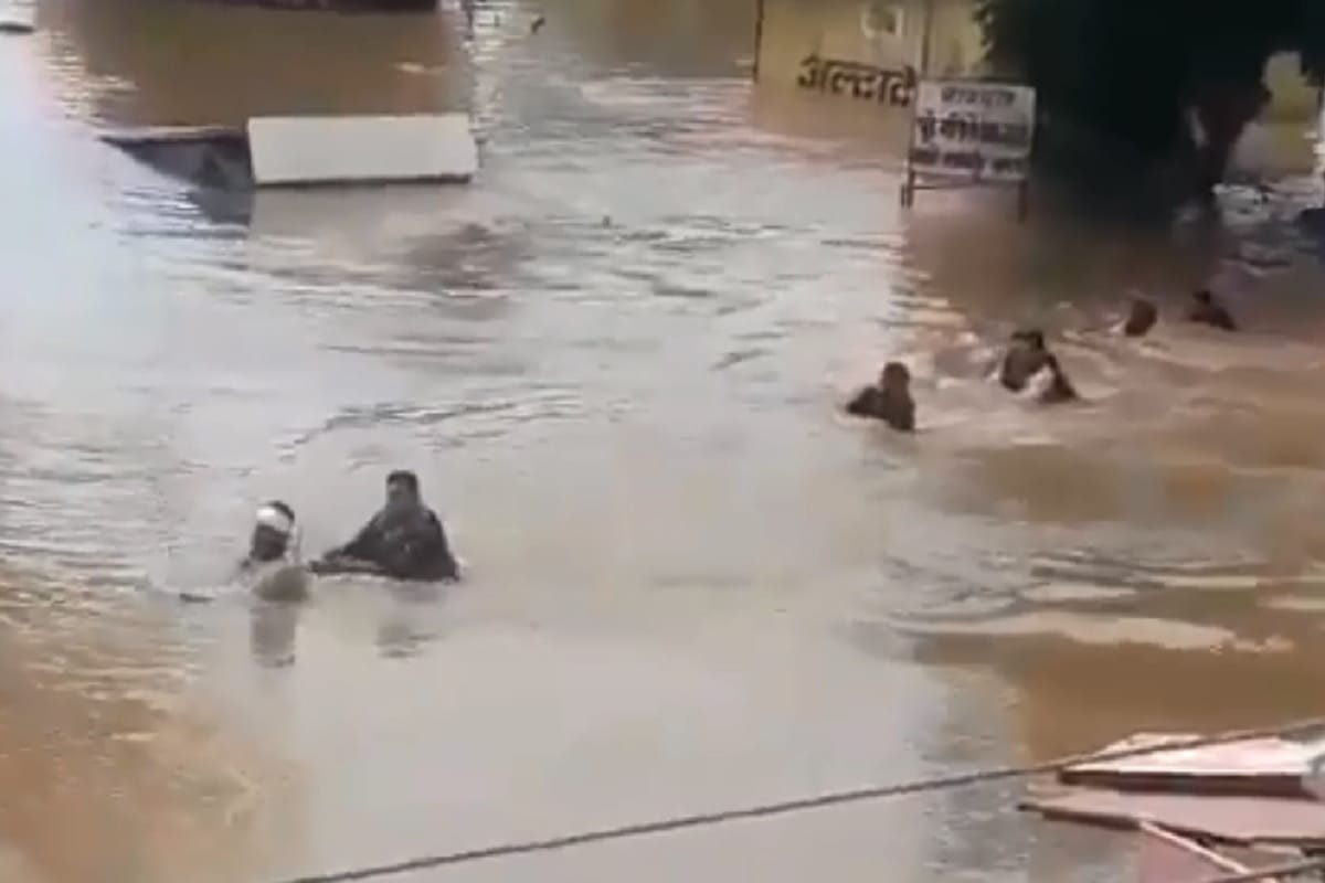Floods in Maharashtra, Death toll rises to 17 in boat accident