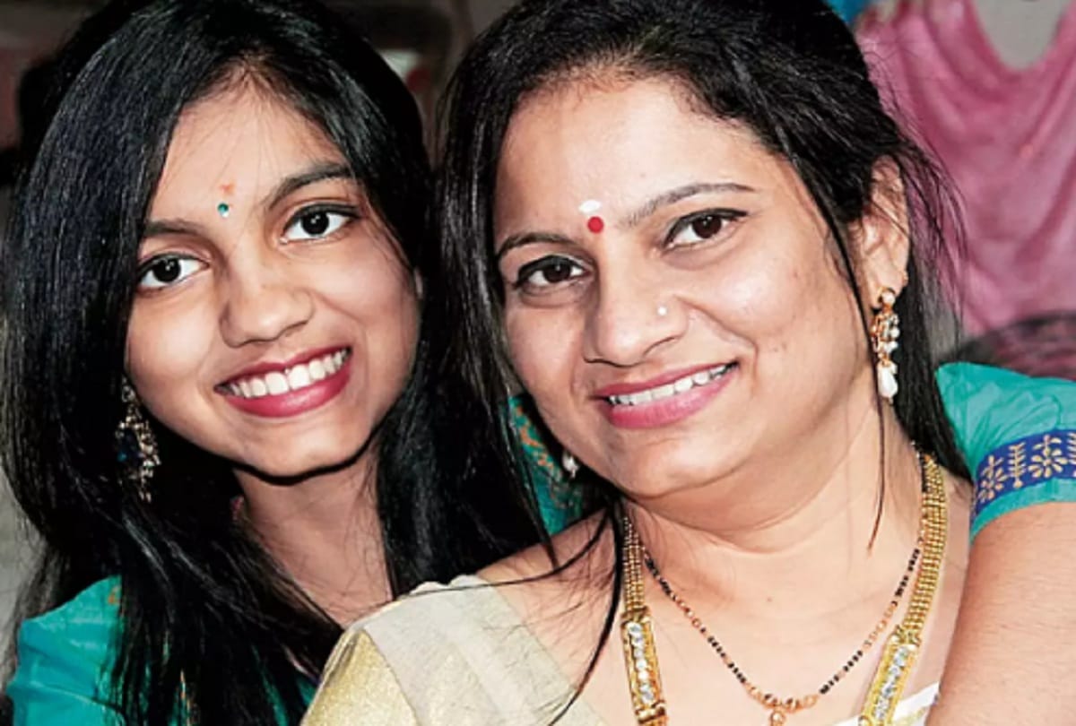 Marathi Tv actress Pradnya Parkar commits suicide and kills 17 year old daughter