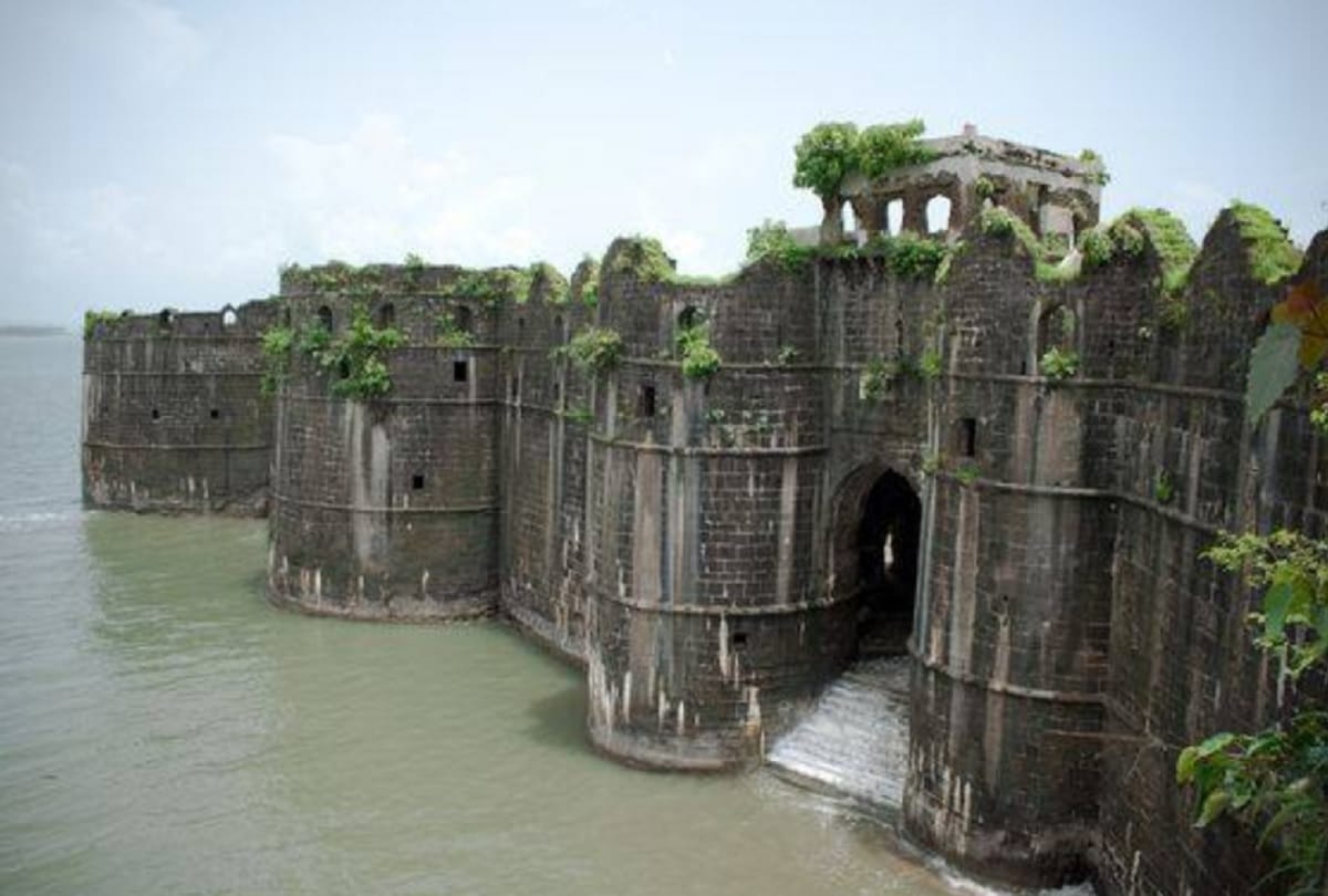 Mysterious Fort in India Murud Janjira Fort Mystery Mysterious fresh water lake