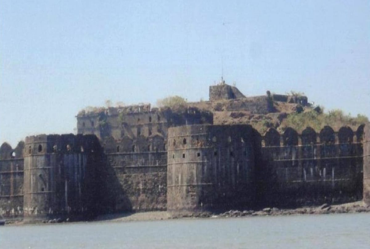 Mysterious Fort in India Murud Janjira Fort Mystery Mysterious fresh water lake