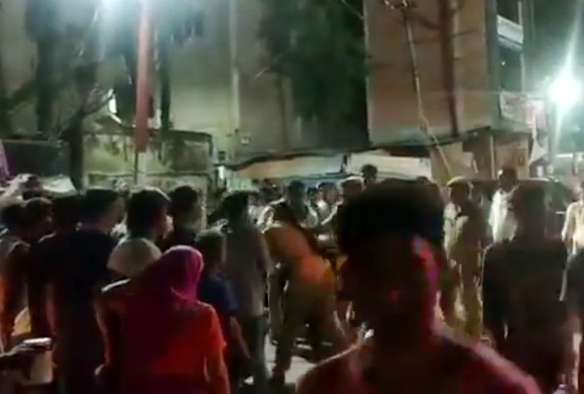 lady sub-inspector beat to sick woman in kanpur