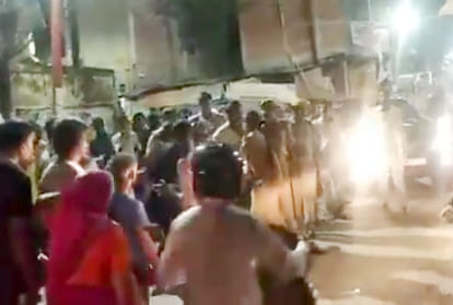 lady sub-inspector beat to sick woman in kanpur