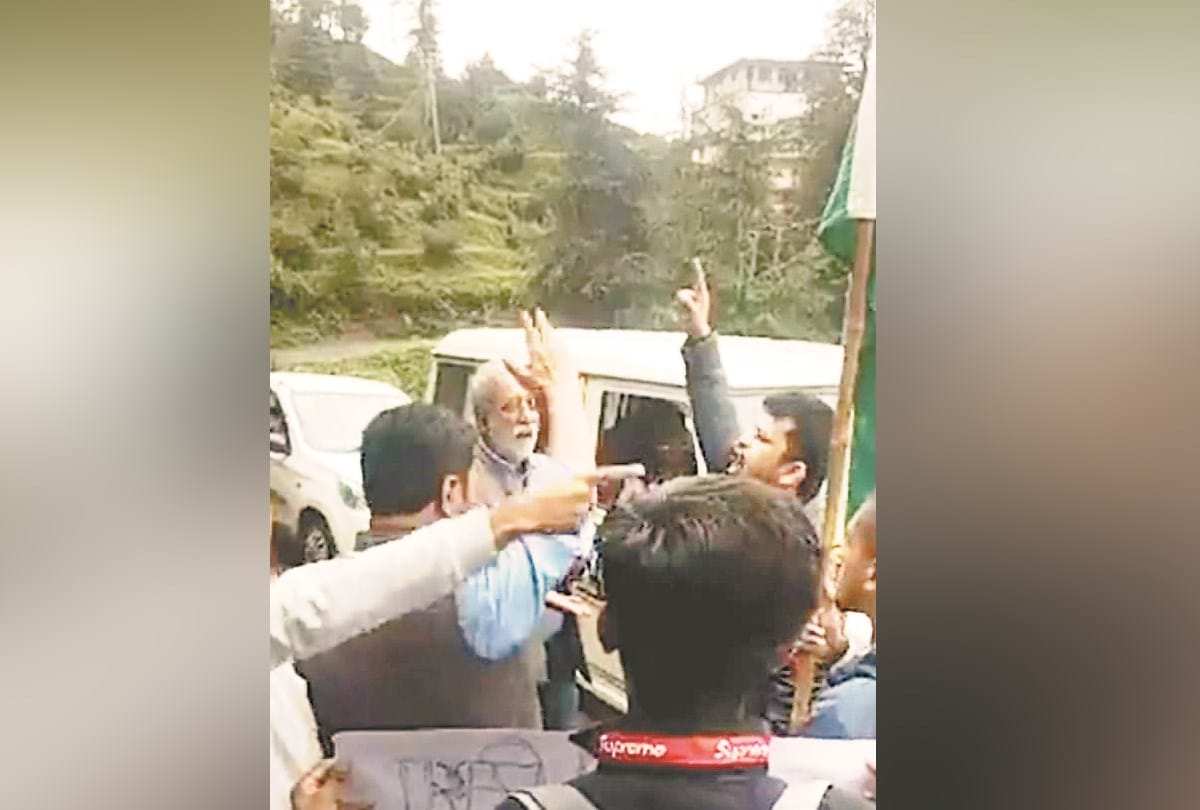 article 370 and mla rakesh singha gherao by public in shimla