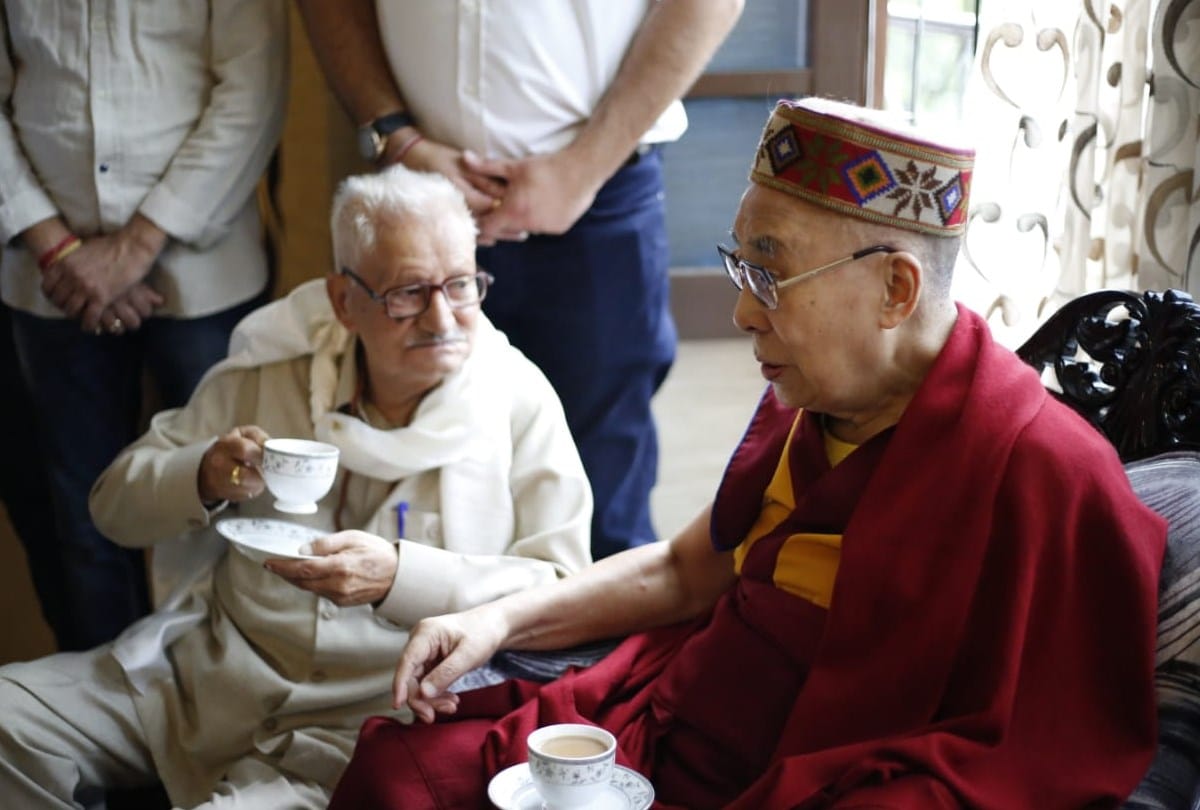Bodh Dharam Guru Dalai Lama meet frien parmanand in mandi himachal pradesh