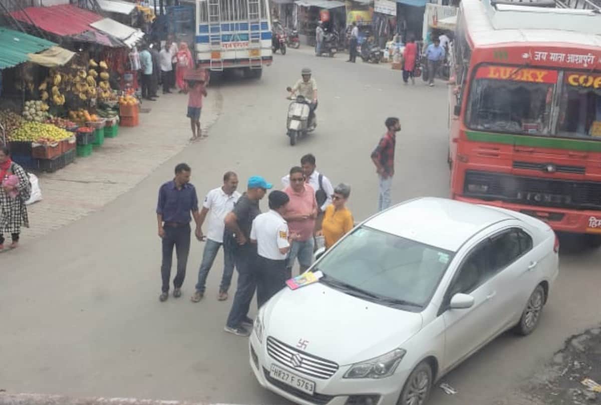 woman judge vehicle challan by Himachal Police in Palampur Kangra Himachal