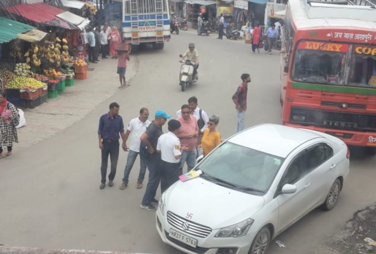 woman judge vehicle challan by Himachal Police in Palampur Kangra Himachal