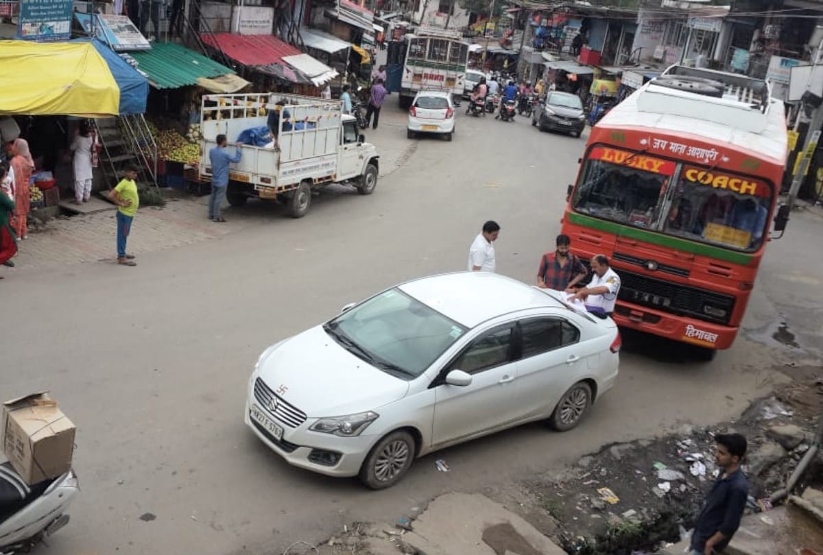 woman judge vehicle challan by Himachal Police in Palampur Kangra Himachal