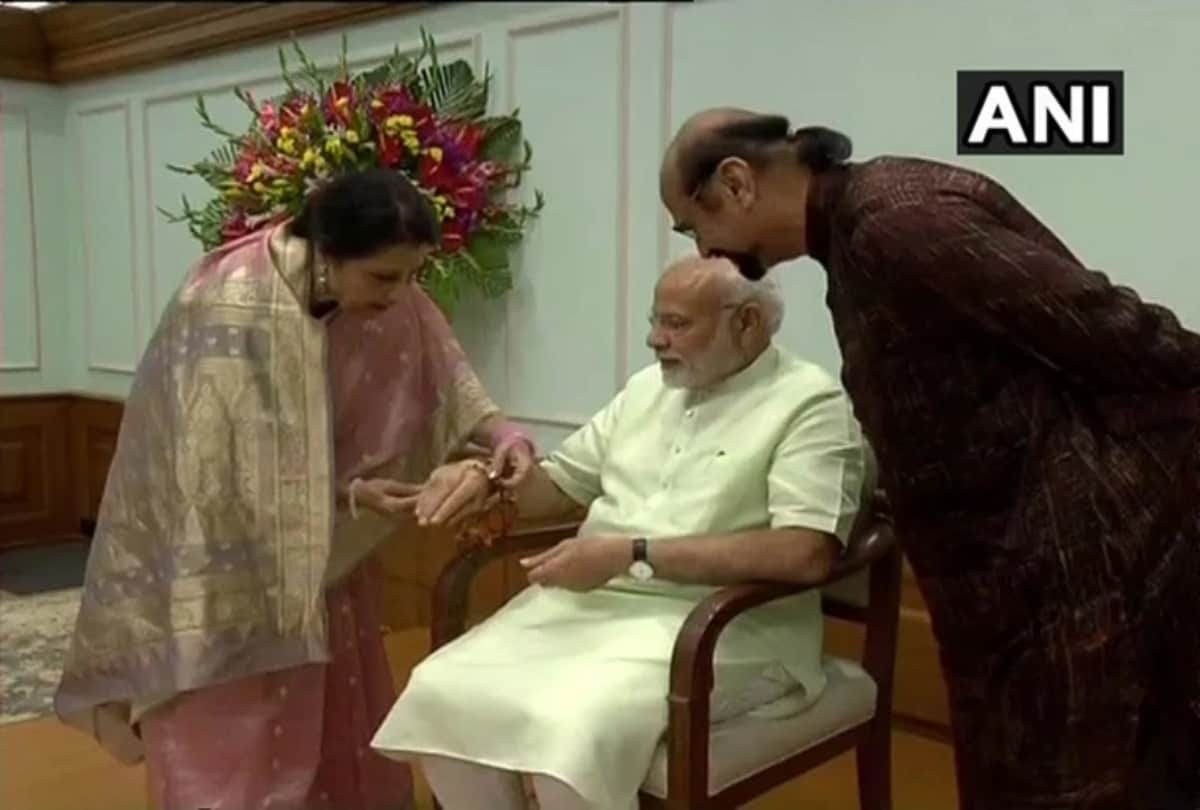 Raksha bandhan 2019: know about pm narendra modi and many bollywood stars rakhi sister in this rakhi