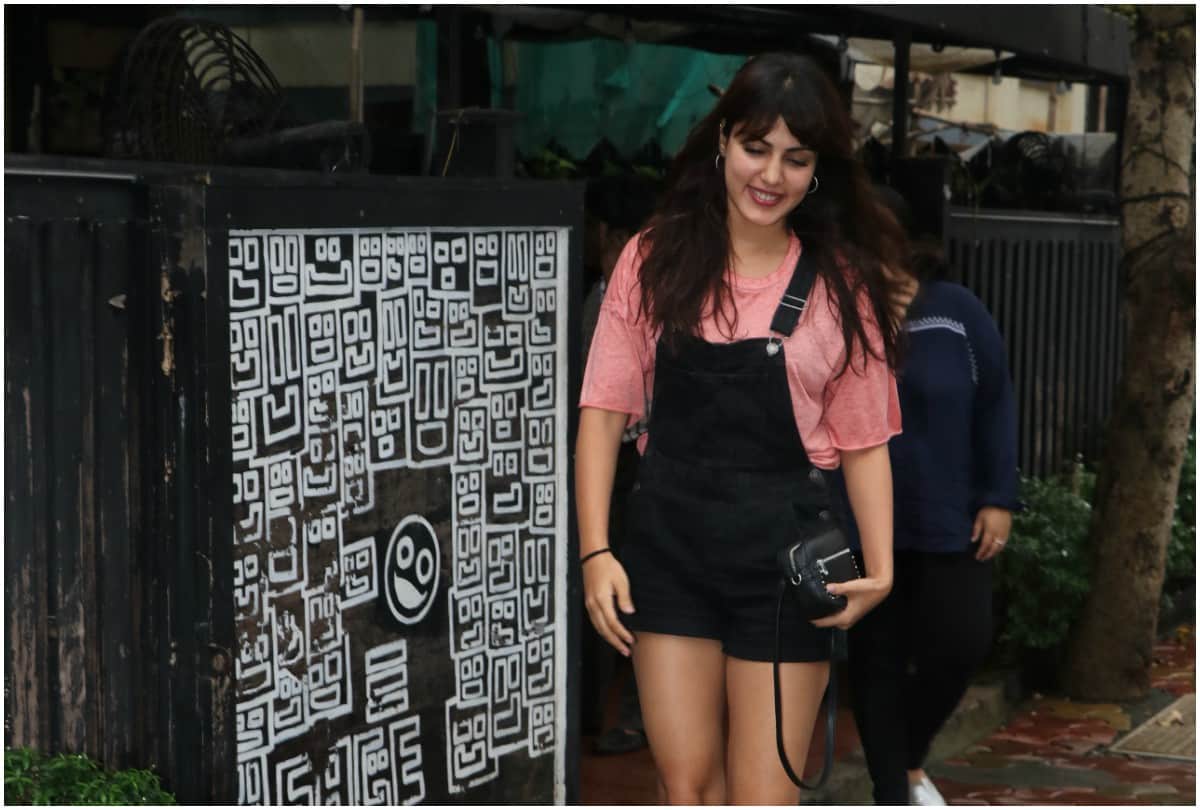 Sushant Singh Rajput death nawazuddin Siddiqui brother Nawab Siddiqui reaction on fir against Rhea Chakraborty