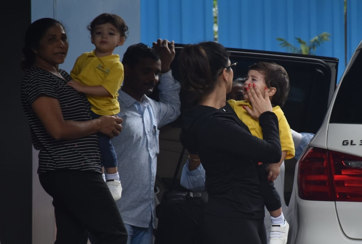 sunny leone with son when he crying see pictures