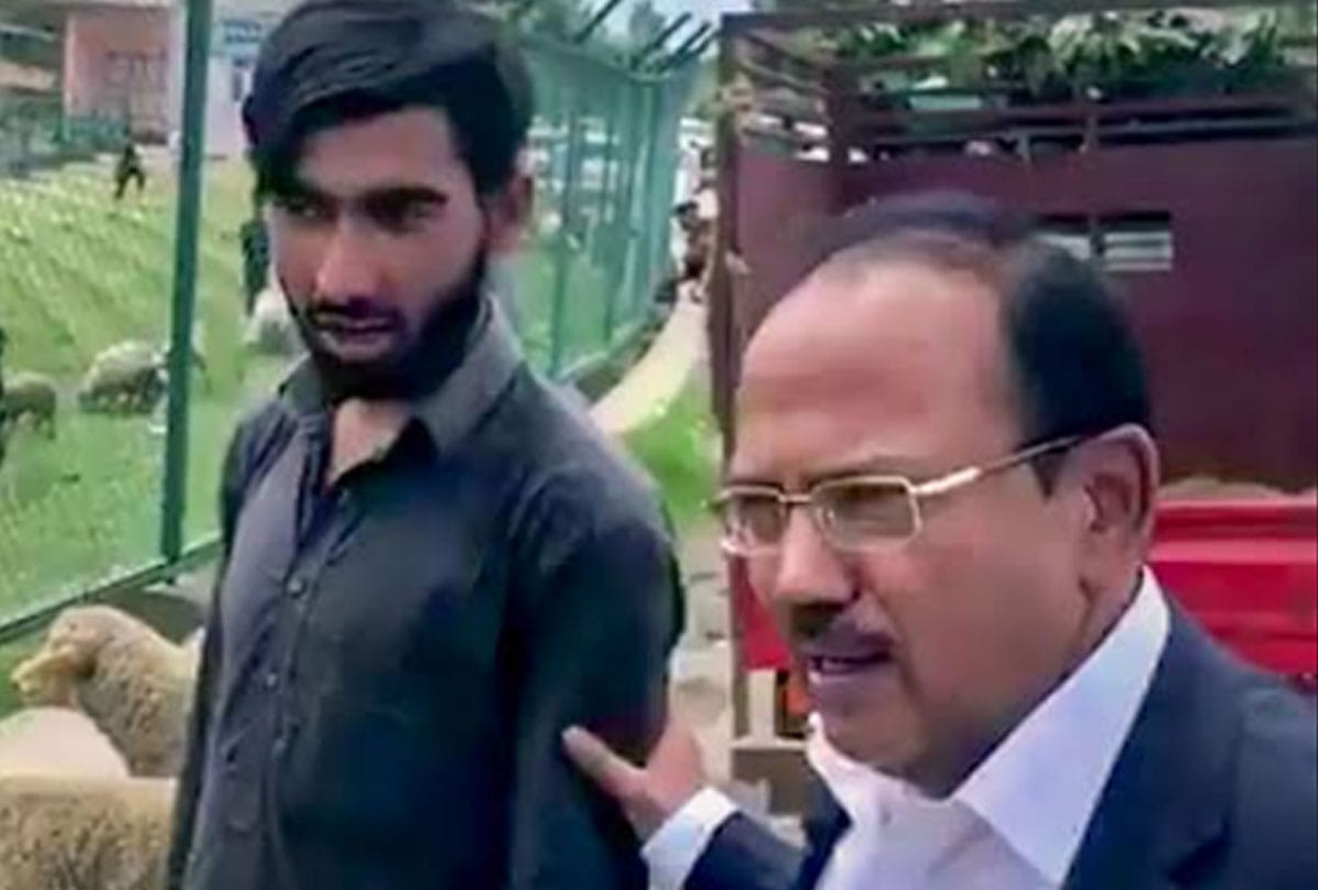 nsa ajit doval in kashmir valley, latest photos and visuals of kashmir, latest news of kashmir