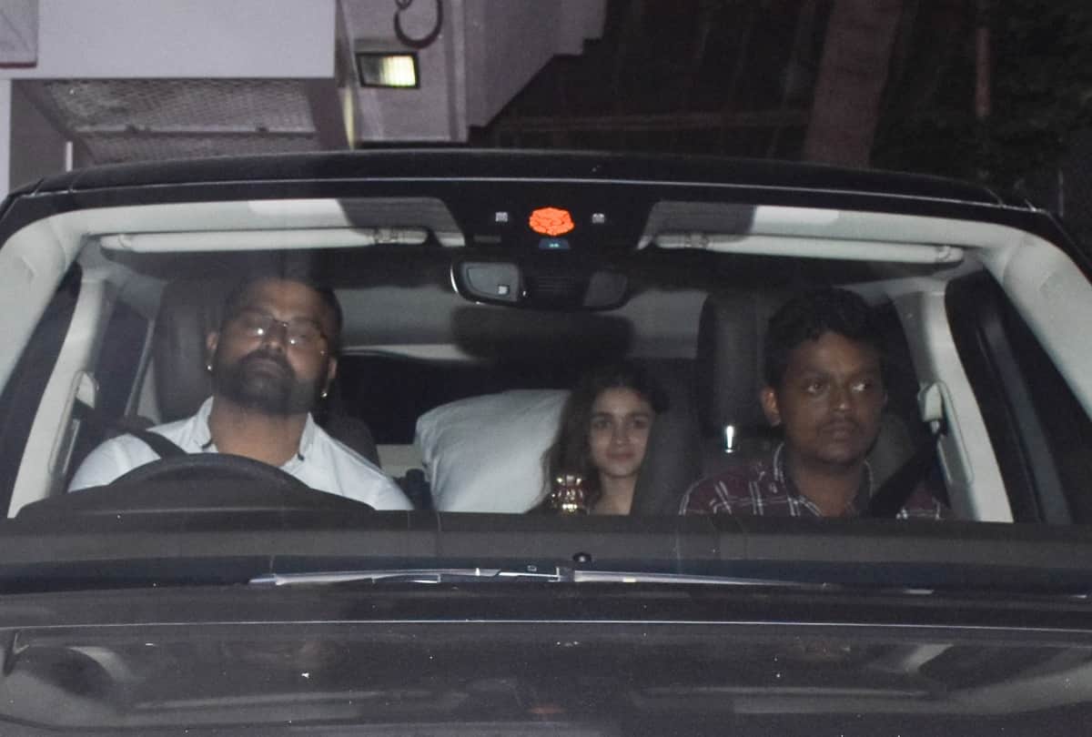 soha ali khan to kartik aaryan these actors spotted in mumbai