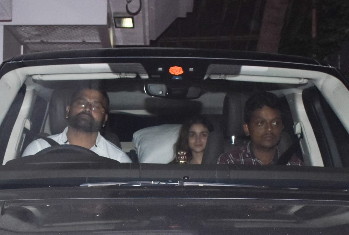 soha ali khan to kartik aaryan these actors spotted in mumbai