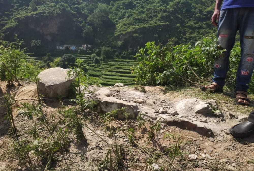 Delhi Tourist Car Fall into Ditch on badrinath Highway