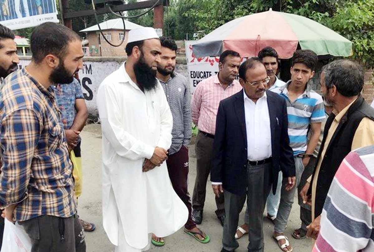 nsa ajit doval in kashmir valley, latest photo and visuals of kashmir, latest news of kashmir
