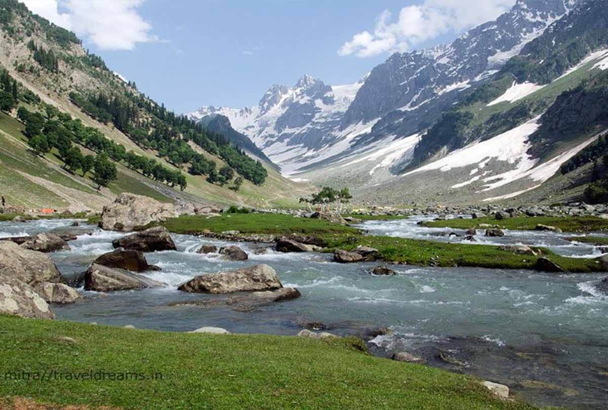 disappointment Frustration among tourism businessmen, latest visuals kashmir, latest news kashmir