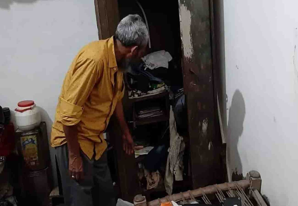 Theft in a closed house in farrukhabad