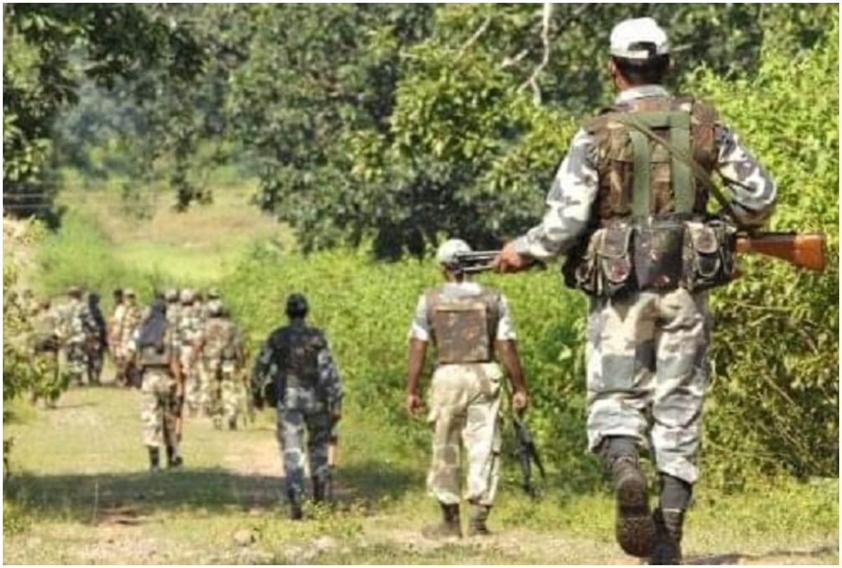 seven rewarded naxalites surrender in Sukma chhattisgarh