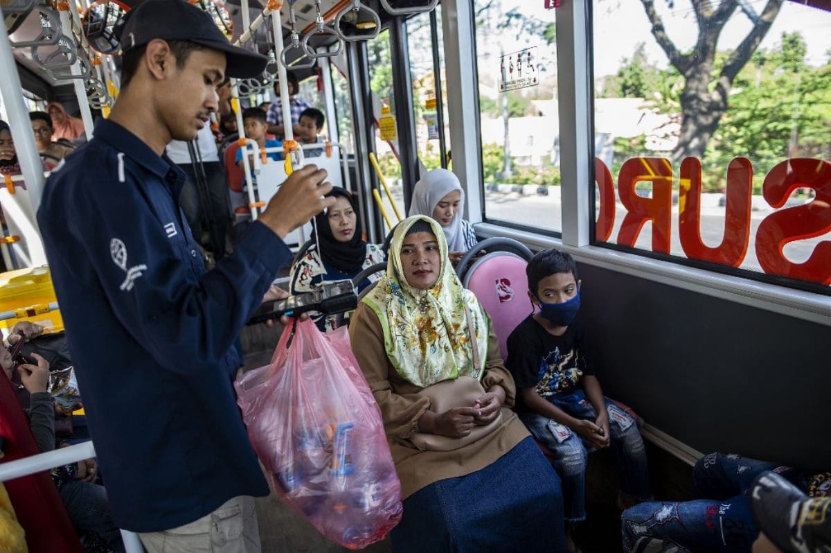 Initiative against plastic in Indonesia Anyone can buy ticket with plastic bottles