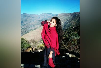 Himachal song Pink Plazo and actress Pooja Chauhan played pahari woman role