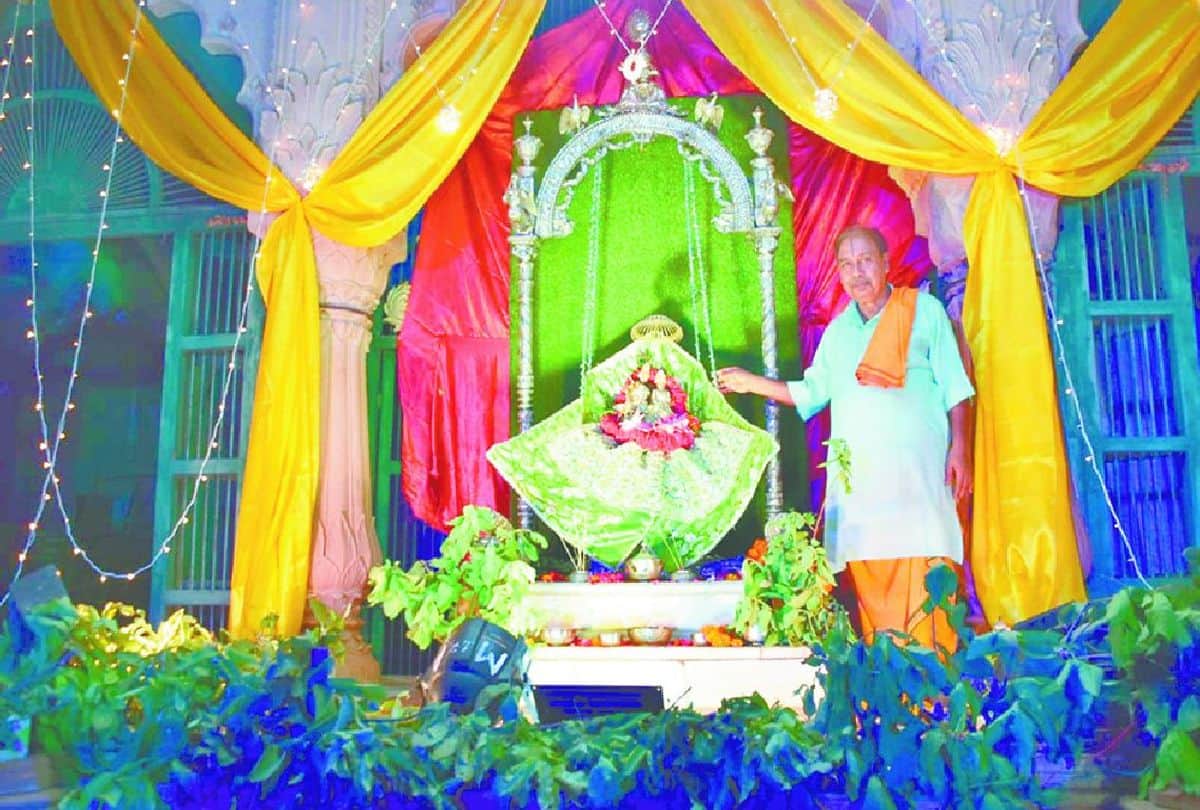 Shahji Mandir Sri Radha Ramnalal Devotees Can Visits Vrindavan
