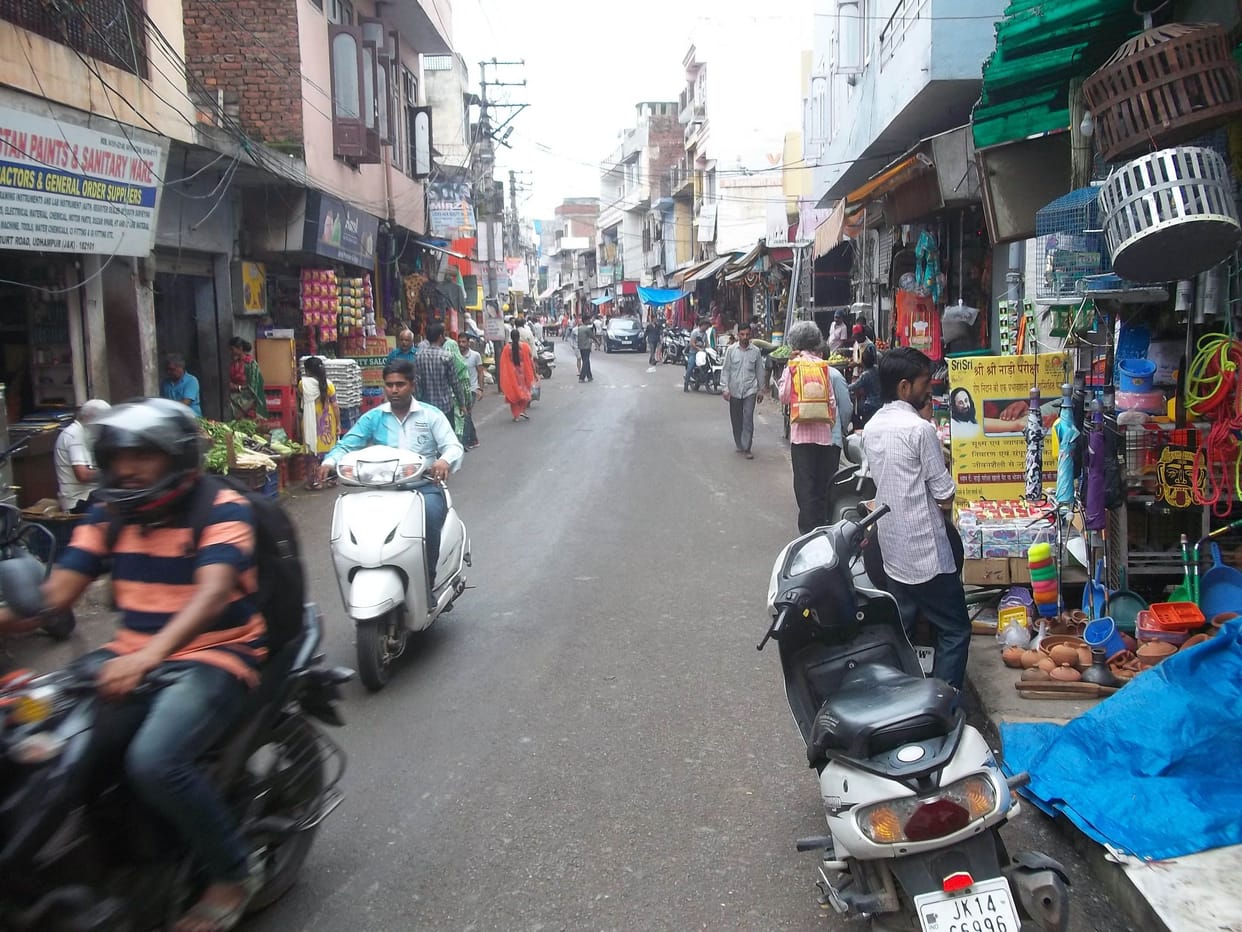 udhampur shops are open