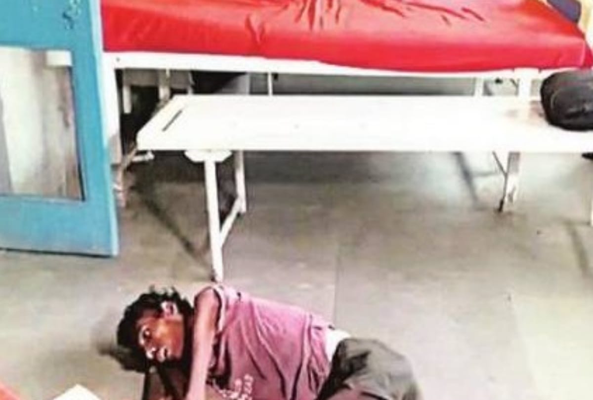 Video viral on social media of patient suffering in district hospital in Bulandshahar