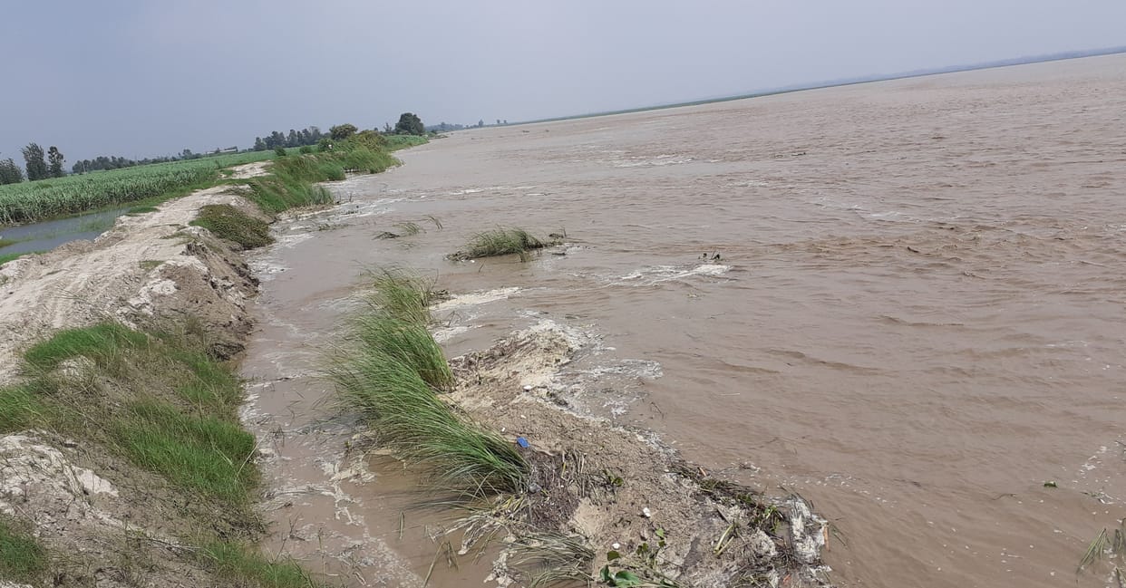 the gangas water level down, the people relief