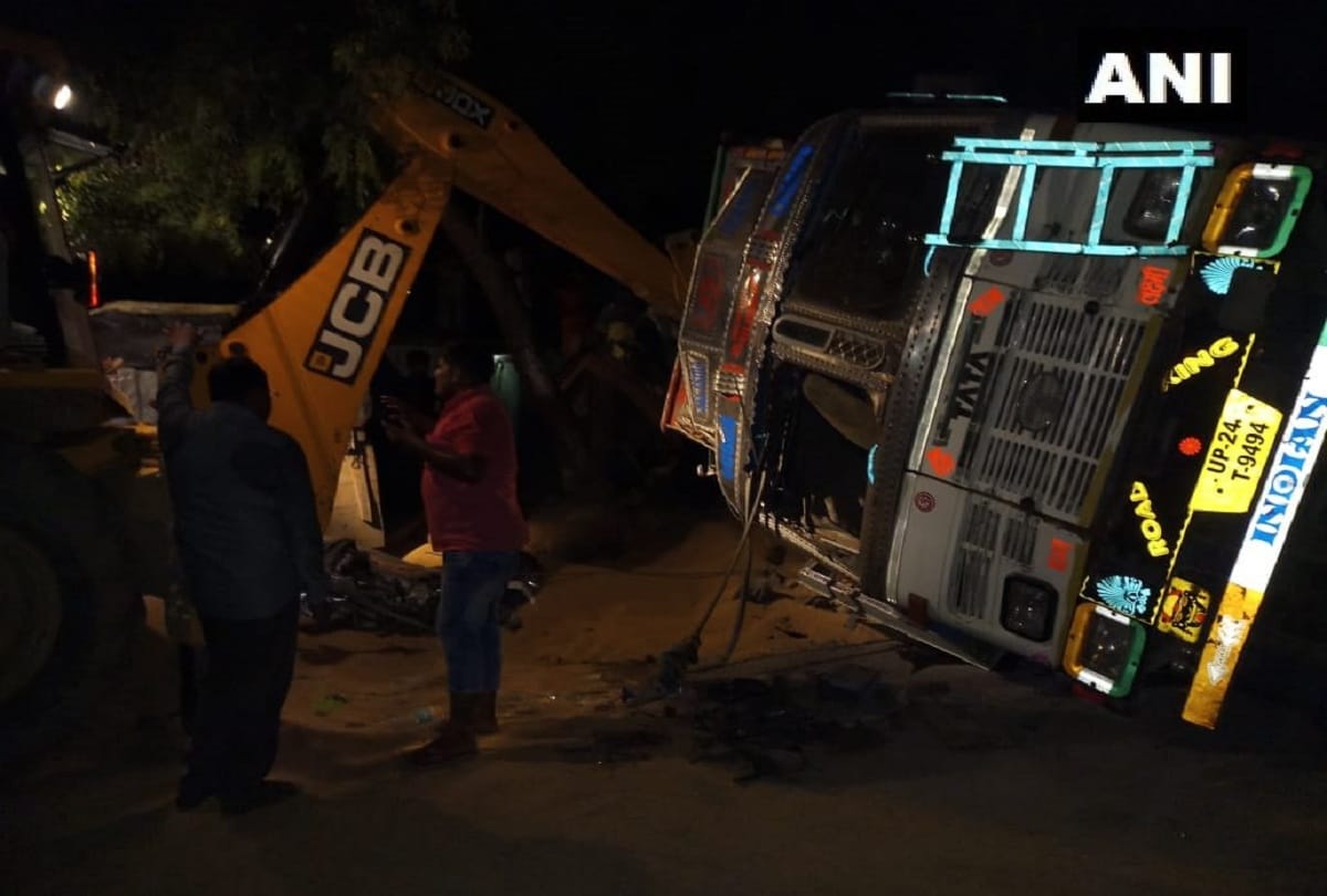 Seven people died after a truck overturned in Allapur area in badaun