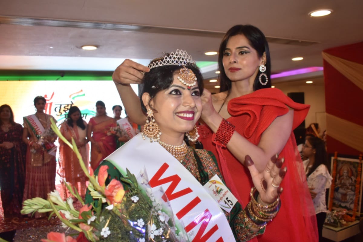 Aprajita: Nisha from Meerut becomes Amar ujala Teej Queen