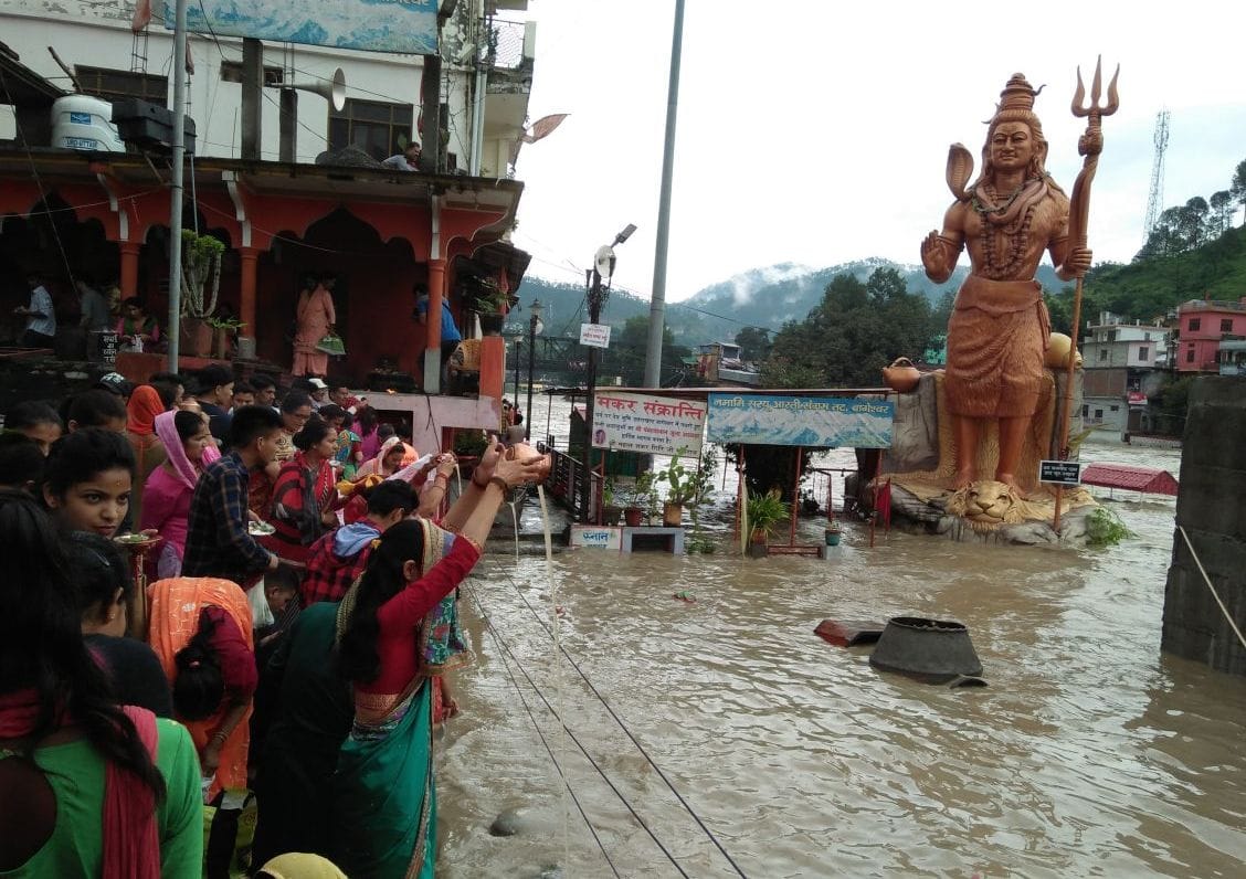 devotees visited temples