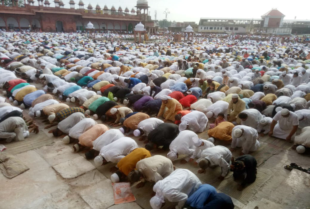 eid ul adha bakrid 2019 muslims perform namaz at mosques