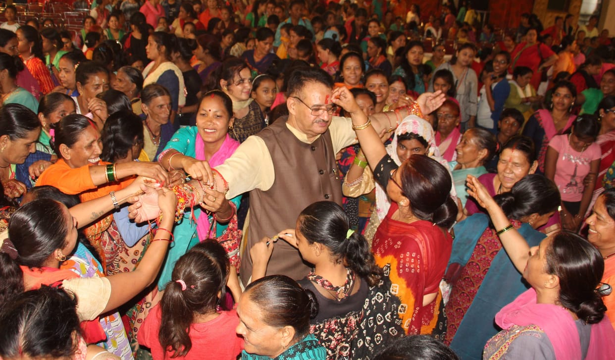 women tied the safe guard to the Chief Minister