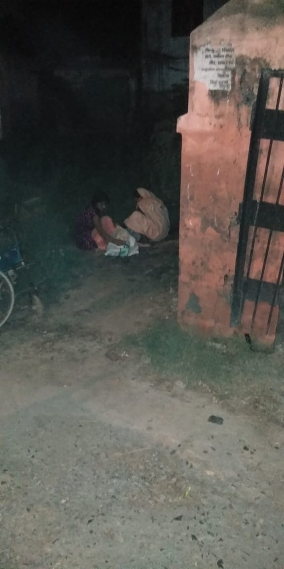 birth at hospital gate