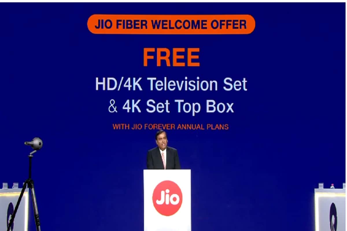 Jio gigafiber free 4k LED TV offer could shocked the DTH Market, Urban DTH customers may switch
