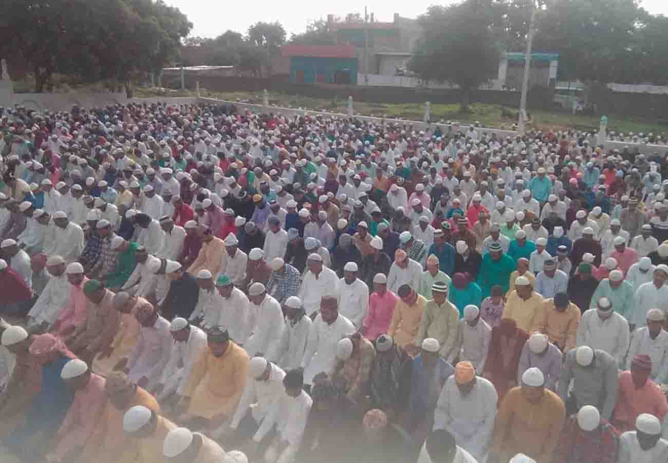 pray in masjid on bakrid 2019