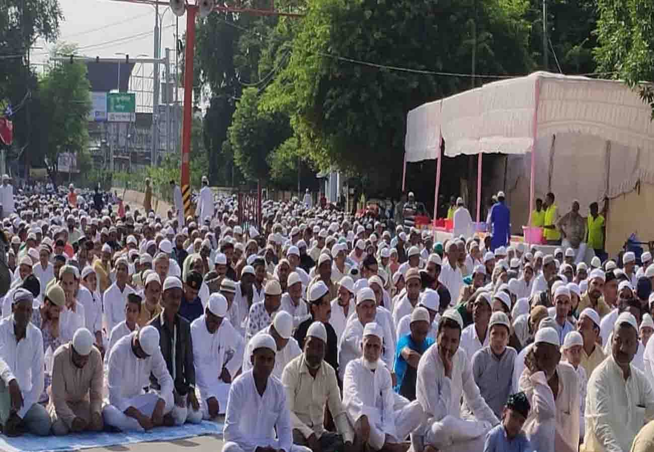 pray in masjid on bakrid 2019