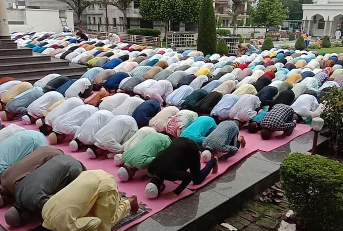 kashmir bakrid celebration in srinagar, anantnag, shopian, poonch, rajouri latest visuals and photos