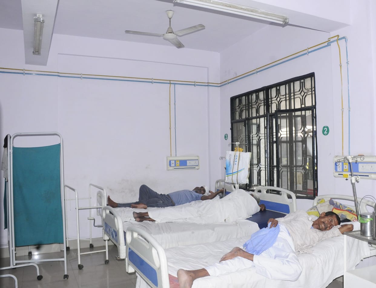 no electric in sambhal district hospital